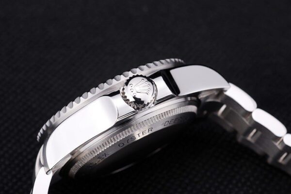 DEEP SEA ACIER CADRAN NOIR ETA 2813 MOUVEMENT